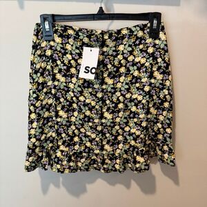 SO Goods for Life Women's Black Floral Mini Skirt Size S Ruffle‎ Hem